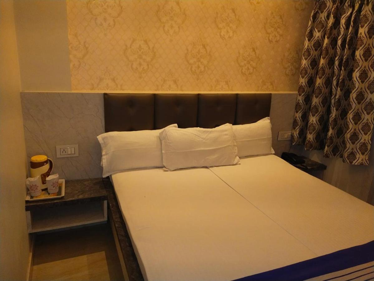 Hotel Gateway Kailash Varanasi Luaran gambar