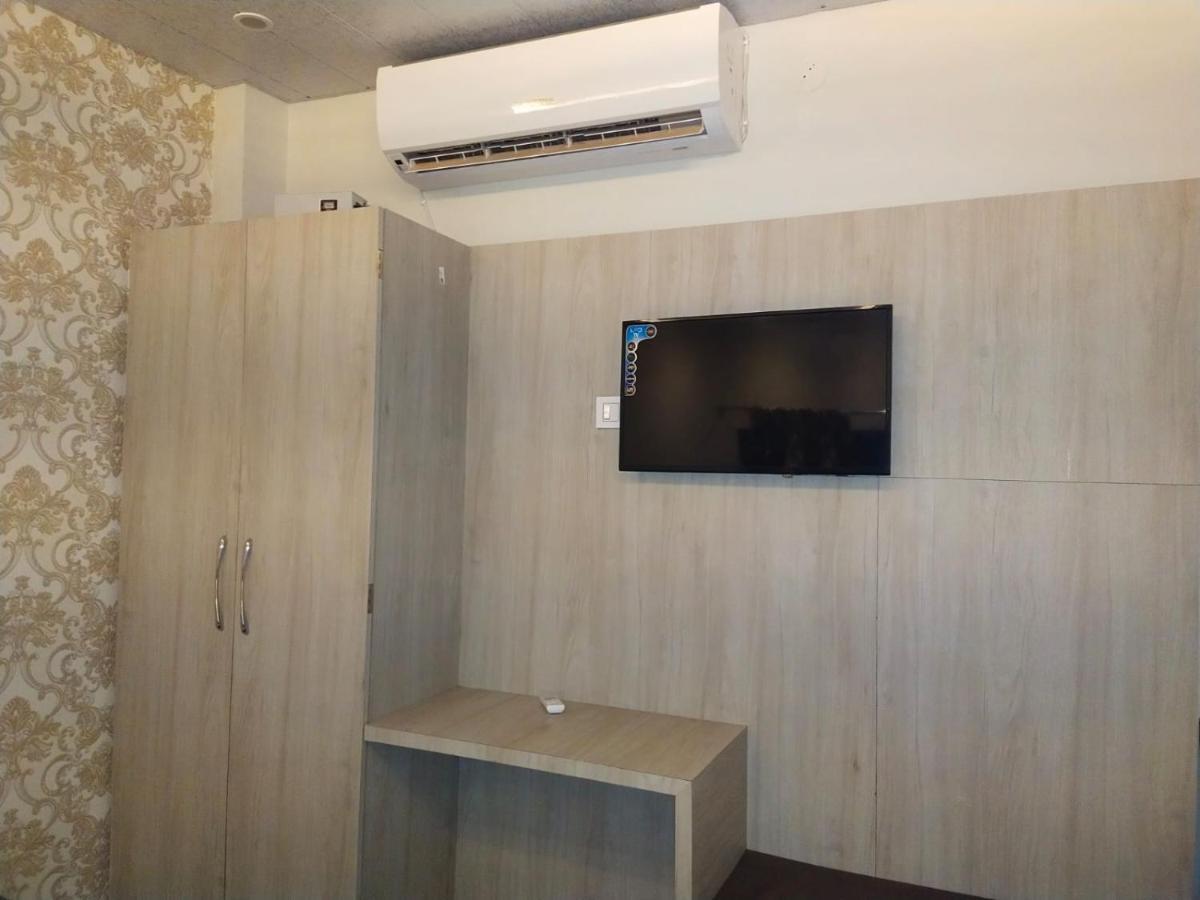 Hotel Gateway Kailash Varanasi Luaran gambar