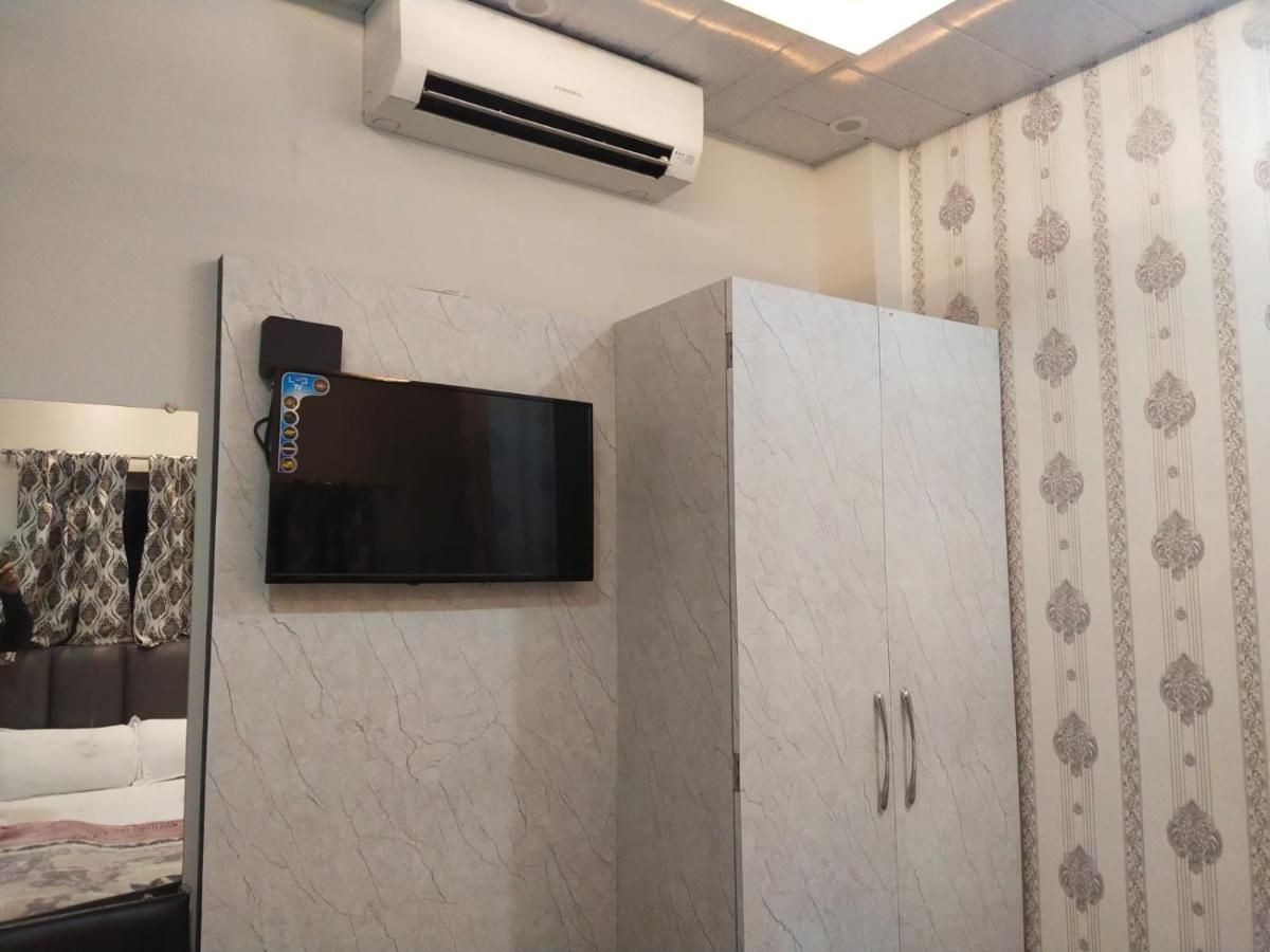 Hotel Gateway Kailash Varanasi Luaran gambar